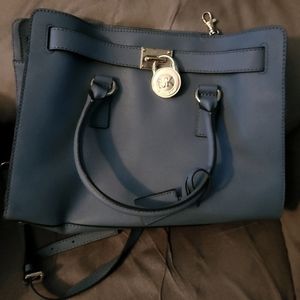 MICHAEL KORS HAMPTON LIGHT BLUE PURSE